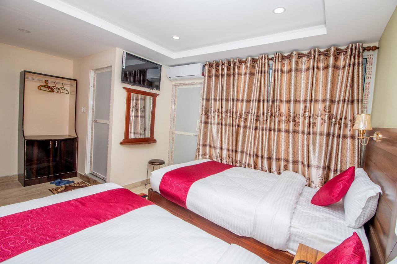 Hotel Royal Image 포카라 외부 사진