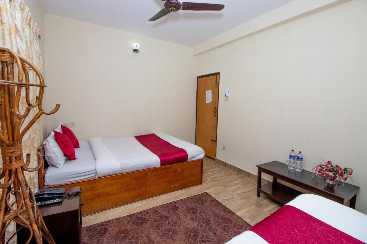 Hotel Royal Image 포카라 외부 사진