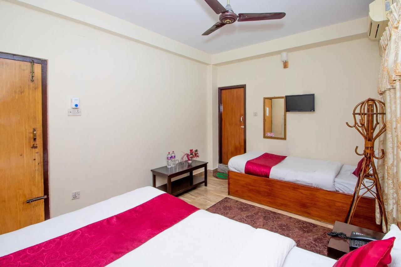 Hotel Royal Image 포카라 외부 사진